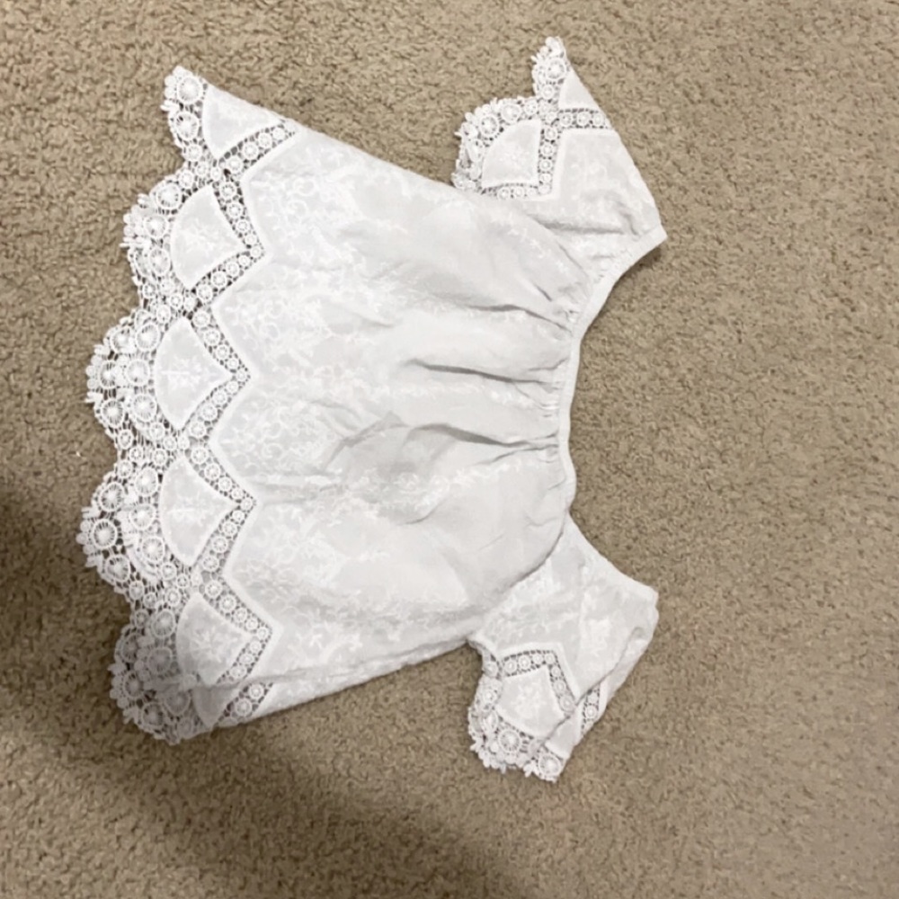 White of the shoulder crop top